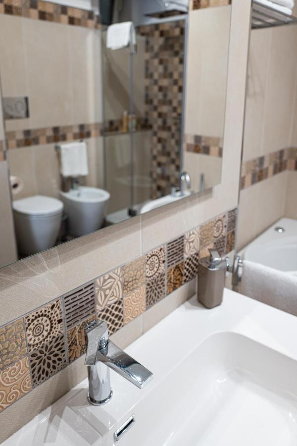 A Due Passi - Guest House Santo Stefano di Camastra Ngoại thất bức ảnh