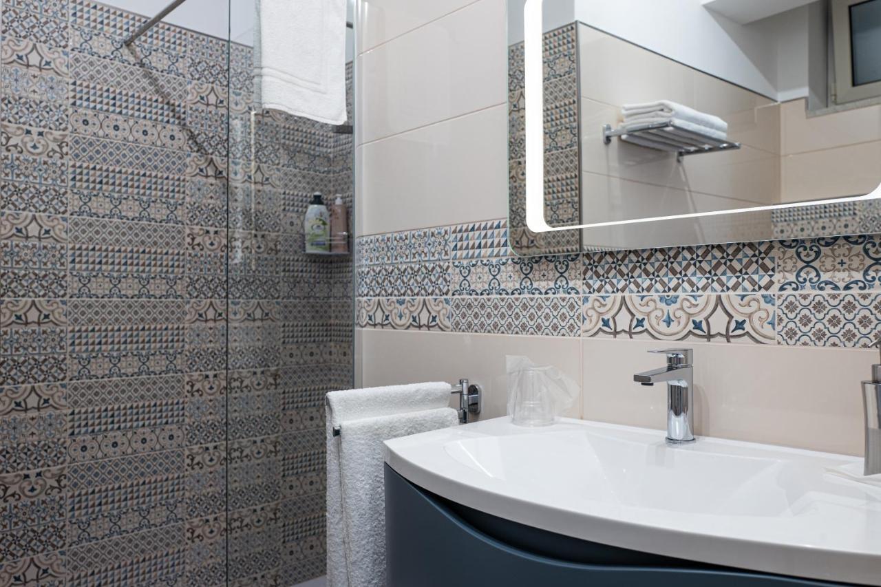 A Due Passi - Guest House Santo Stefano di Camastra Ngoại thất bức ảnh